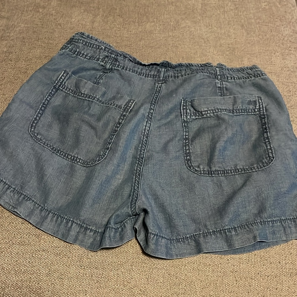 AE shorts - Picture 3 of 3